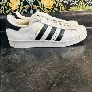 Adidas Superstar white & black men’s sneakers shelltoe sz 9